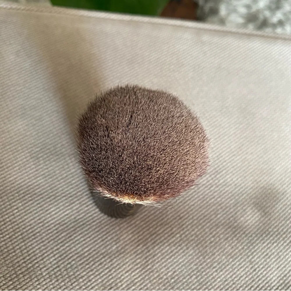 🎉host pick🎉 Hourglass Finishing Brush No.7
